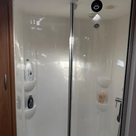 Bay Caravan * Caparica